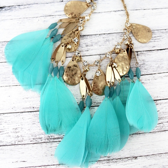 🧚HP🧚 2/$18-GOLDTONE TEAR AQUA FEATHER NECKLACE - Picture 1 of 1